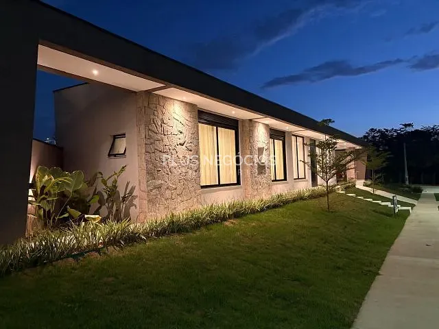 Casa 3 quartos e 5 banheiros, à venda, no bairro Wanel Ville em Sorocaba