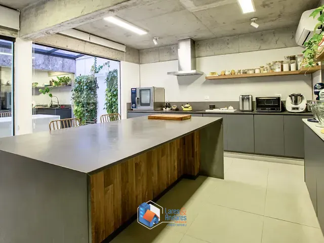 Casa com 280m² 3 quartos e 2 banheiros, à venda, no bairro Brooklin Paulista em São Paulo