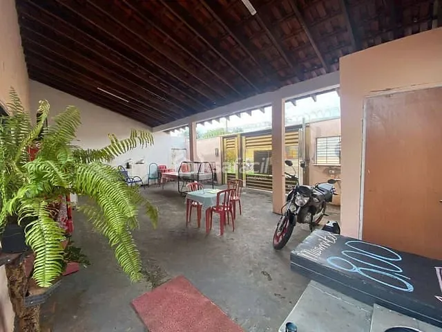 Casa com 450m² 2 quartos e 1 banheiro, à venda, no bairro Monte Castelo em Campo Grande