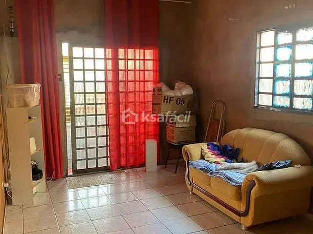 Casa com 450m² 2 quartos e 1 banheiro, à venda, no bairro Monte Castelo em Campo Grande