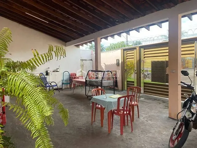 Casa com 450m² 2 quartos e 1 banheiro, à venda, no bairro Monte Castelo em Campo Grande