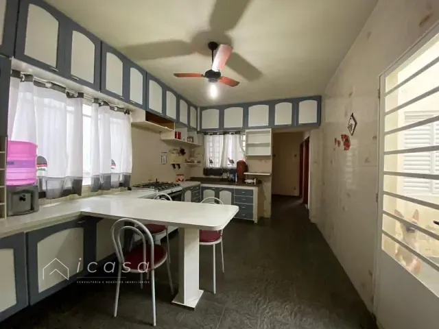 Casa com 328m² 4 quartos e 1 banheiro, à venda, no bairro Vila Pantaleão em Caçapava