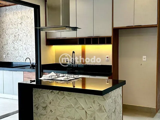 Casa com 200m² 3 quartos e 4 banheiros, à venda, no bairro Parque Brasil 500 em Paulínia