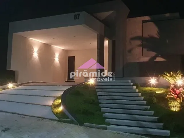 Casa com 360m², à venda, no bairro Residencial Colinas em Caçapava