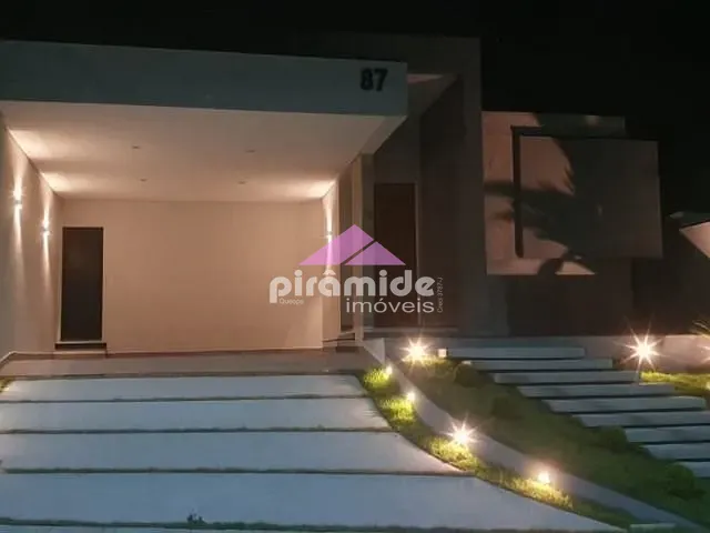 Casa com 360m², à venda, no bairro Residencial Colinas em Caçapava