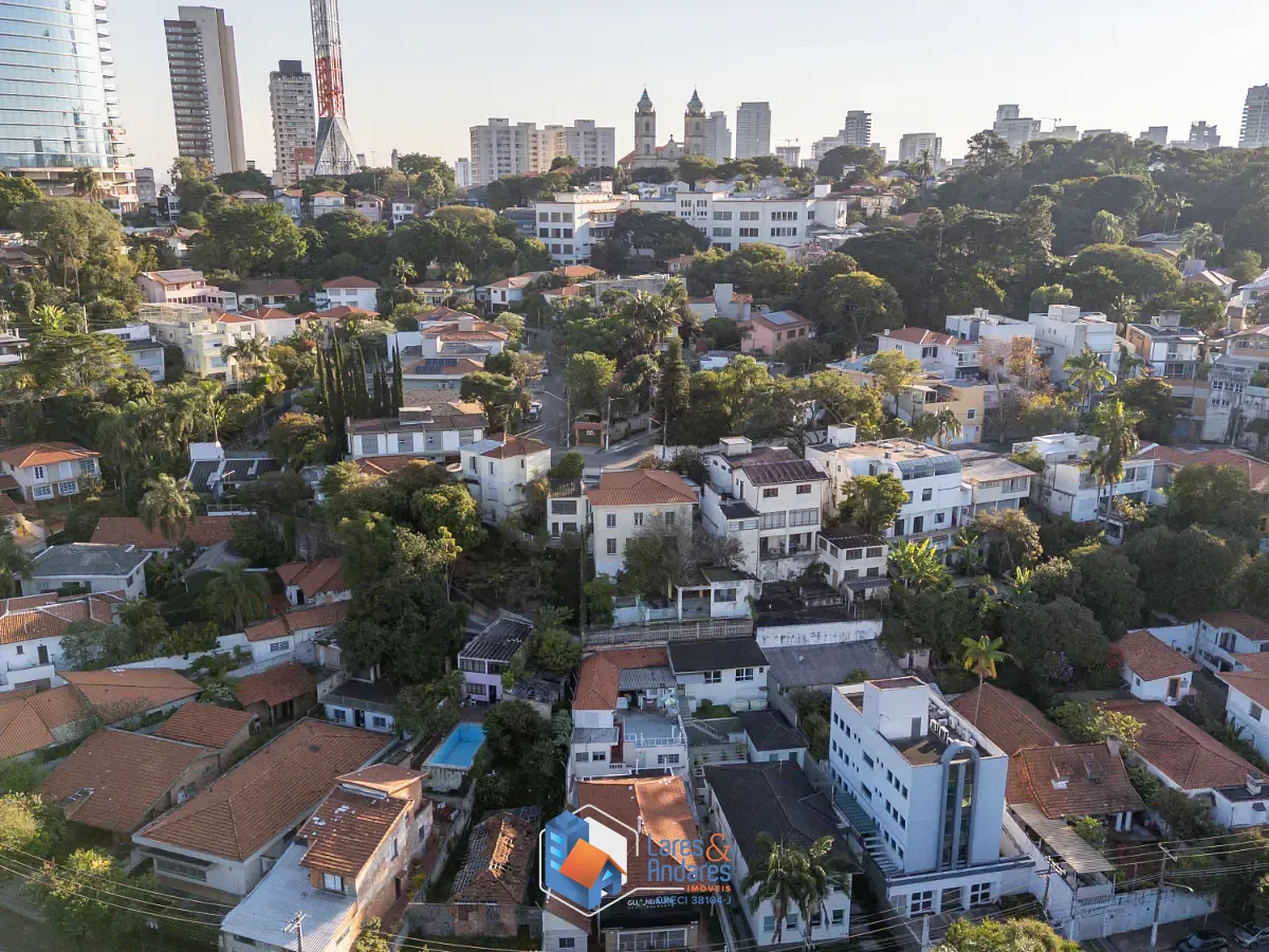 Casa, 4 quartos, 253 m² - Foto 1