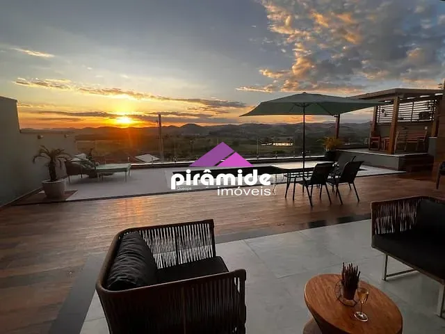 Casa com 450m² 4 quartos e 6 banheiros, à venda, no bairro Urbanova em São José dos Campos
