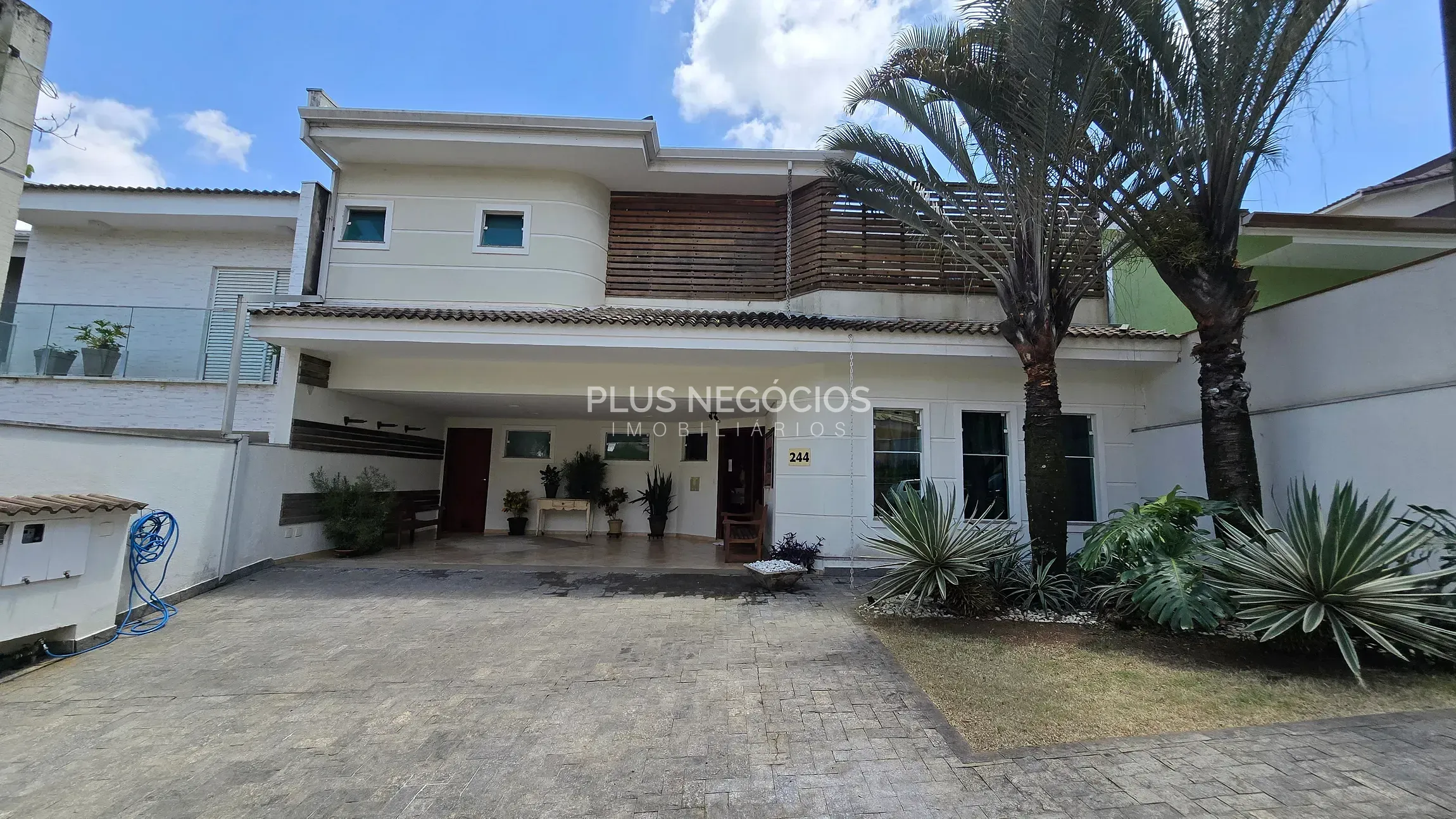 Casa, 4 quartos, 360 m² - Foto 1