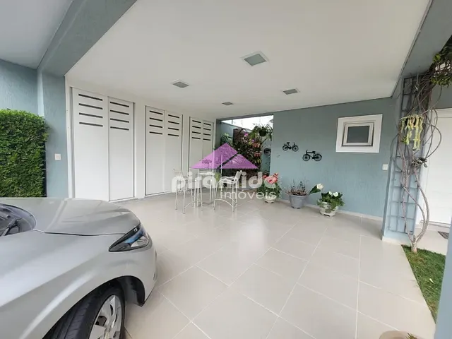 Casa com 500m² 3 quartos e 5 banheiros, à venda, no bairro Jardim Siesta em Jacareí
