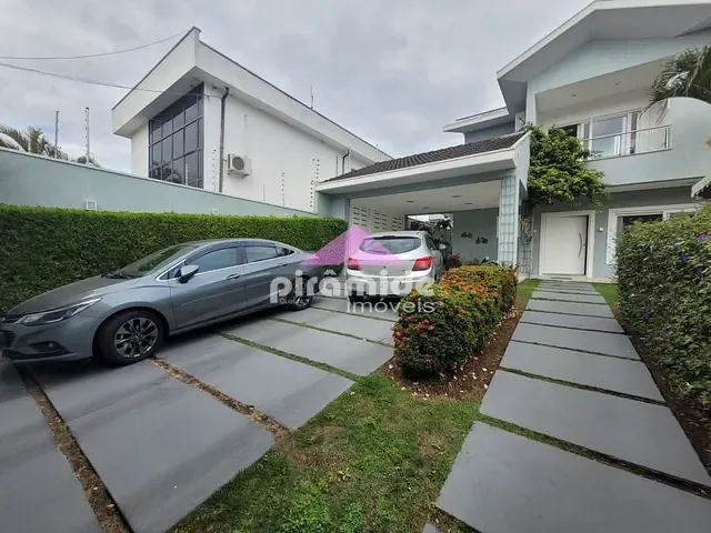 Casa com 500m² 3 quartos e 5 banheiros, à venda, no bairro Jardim Siesta em Jacareí