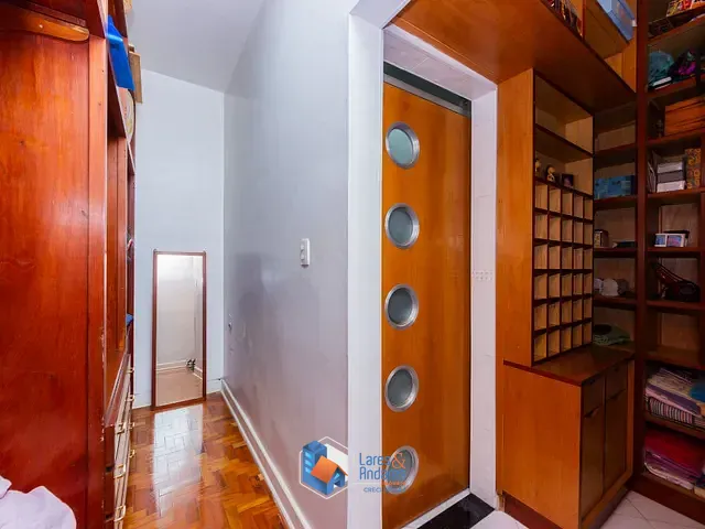 Casa com 300m² 5 quartos e 4 banheiros, à venda, no bairro Vila Moinho Velho em São Paulo