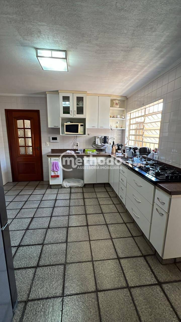 Casa, 4 quartos, 325 m² - Foto 24