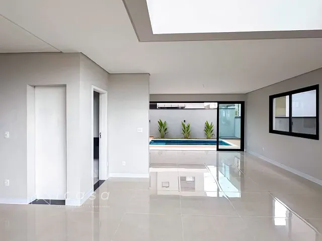 Casa com 250m² 4 quartos e 6 banheiros, à venda, no bairro Recanto dos Eucaliptos em São José dos Campos