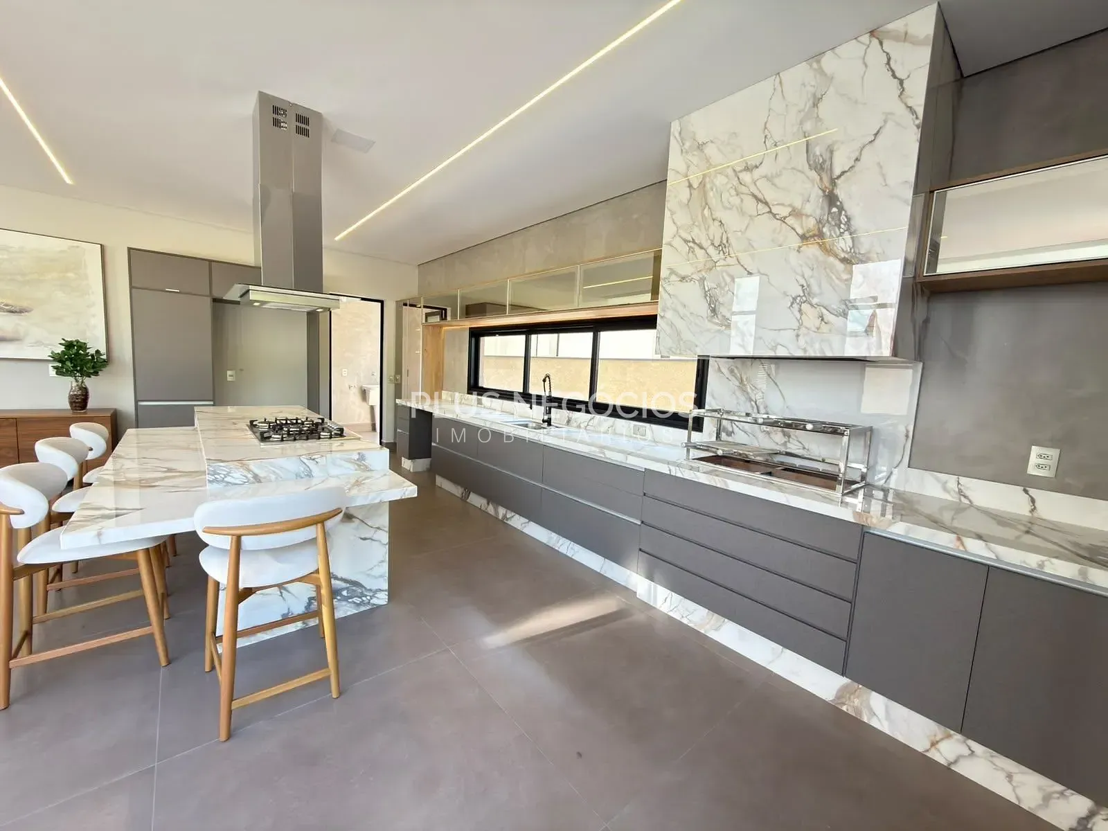 Casa, 3 quartos, 285 m² - Foto 17