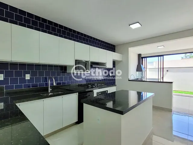 Casa com 250m² 3 quartos e 4 banheiros, à venda, no bairro Parque Ortolândia em Hortolândia