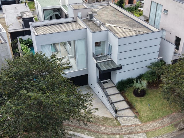 Casa com 560m² 3 quartos e 4 banheiros, à venda, no bairro Cidade Tamboré em Santana de Parnaíba