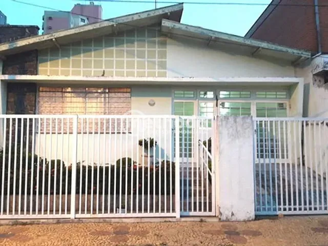 Casa com 300m² 2 quartos e 1 banheiro, à venda, no bairro Cambuí em Campinas