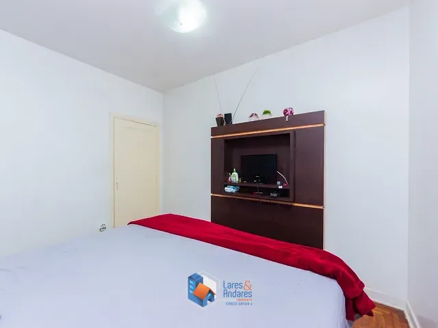 Casa com 300m² 5 quartos e 4 banheiros, à venda, no bairro Vila Moinho Velho em São Paulo
