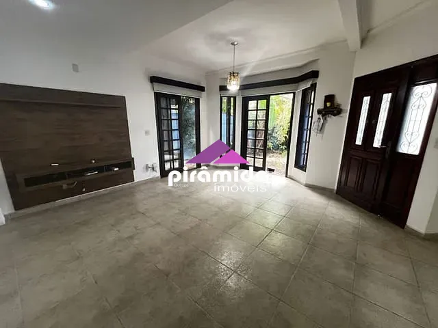Casa com 252m² 4 quartos e 3 banheiros, à venda, no bairro Urbanova em São José dos Campos