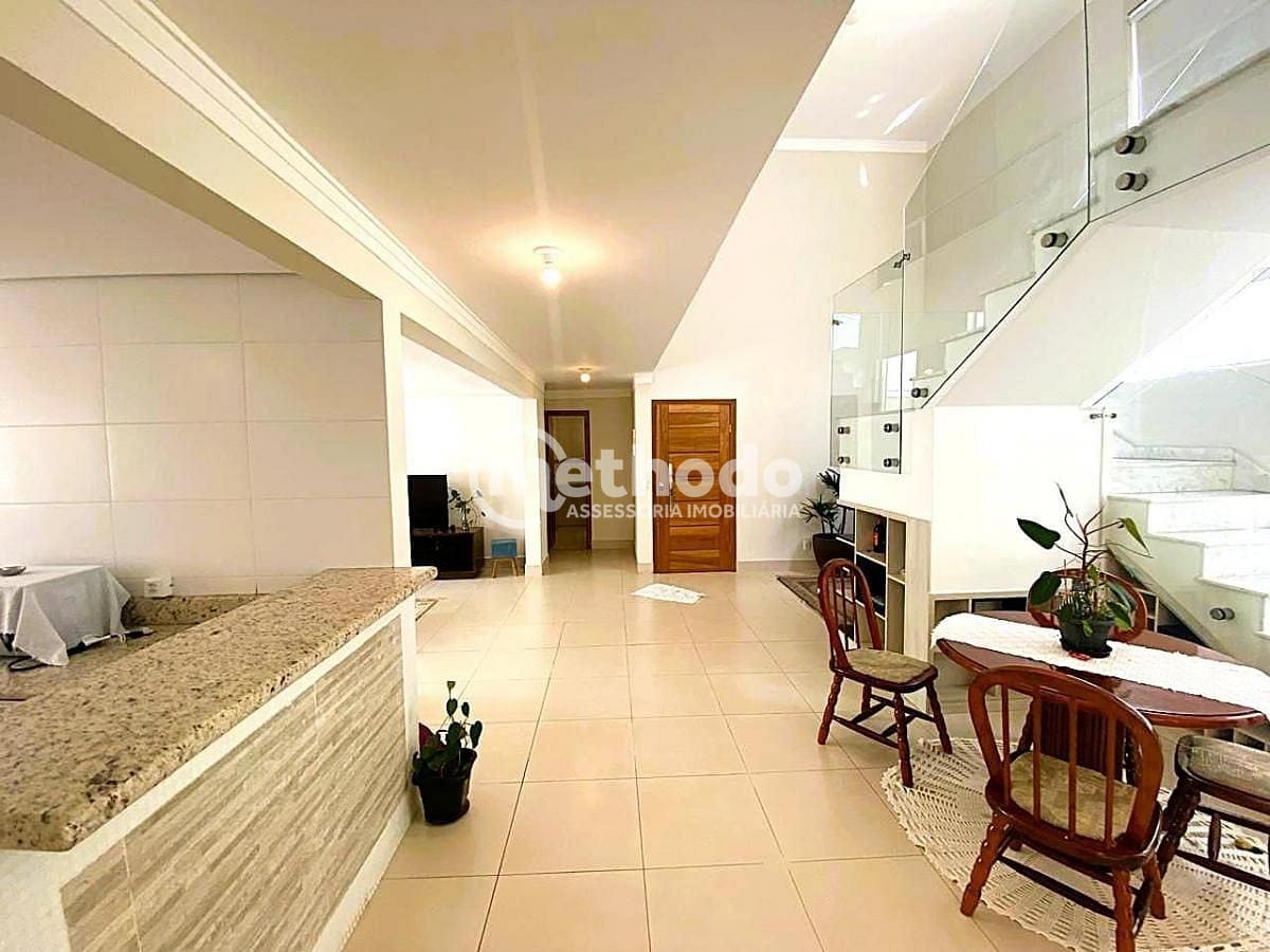 Casa, 3 quartos, 215 m² - Foto 4