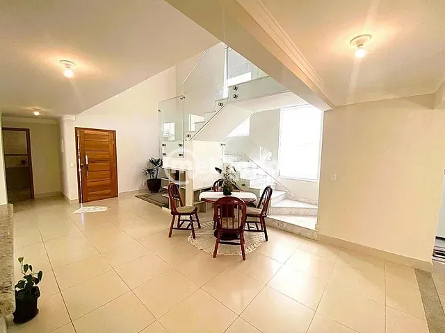 Casa com 402m² 3 quartos e 5 banheiros, à venda, no bairro Chácara das Nações em Valinhos