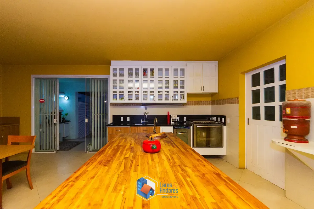 Casa, 3 quartos, 255 m² - Foto 1