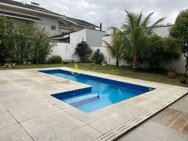 Casa com 600m² 3 quartos e 5 banheiros, à venda, no bairro Loteamento Residencial Campos do Conde II em Tremembé
