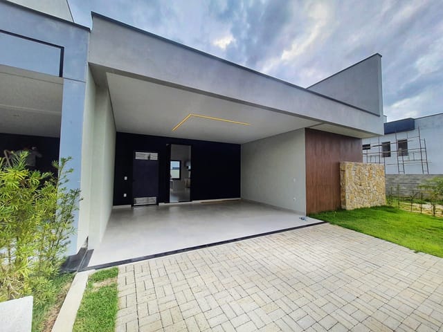 Casa com 286m² 3 quartos e 1 banheiro, à venda, no bairro Jardim Marlene Miranda em Taubaté