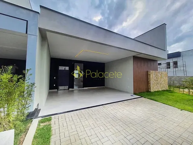 Casa com 286m² 3 quartos e 1 banheiro, à venda, no bairro Jardim Marlene Miranda em Taubaté