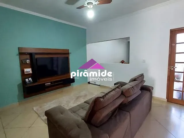 Casa com 250m² 3 quartos e 2 banheiros, à venda, no bairro Vila Maria em São José dos Campos