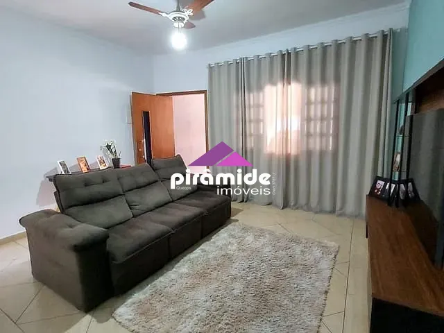 Casa com 250m² 3 quartos e 2 banheiros, à venda, no bairro Vila Maria em São José dos Campos