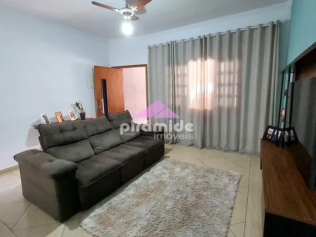Casa com 250m² 3 quartos e 2 banheiros, à venda, no bairro Vila Maria em São José dos Campos
