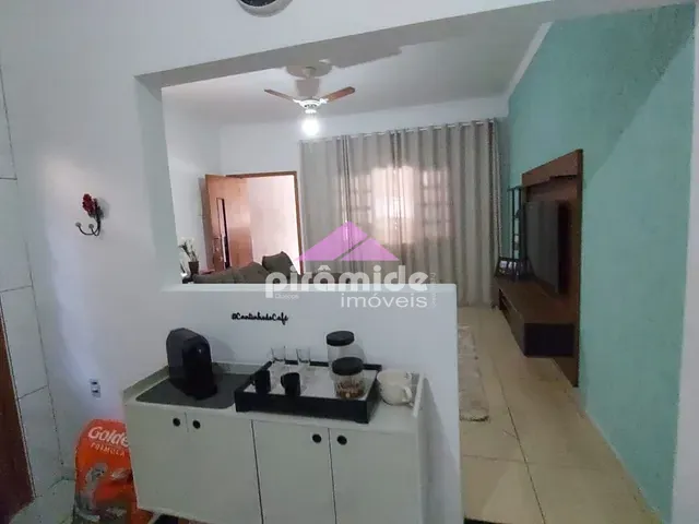 Casa com 250m² 3 quartos e 2 banheiros, à venda, no bairro Vila Maria em São José dos Campos