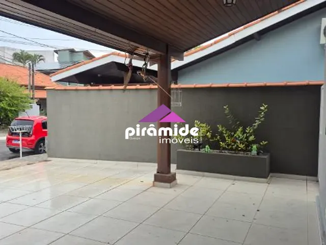 Casa com 252m² 3 quartos e 2 banheiros, para alugar, no bairro Urbanova em São José dos Campos