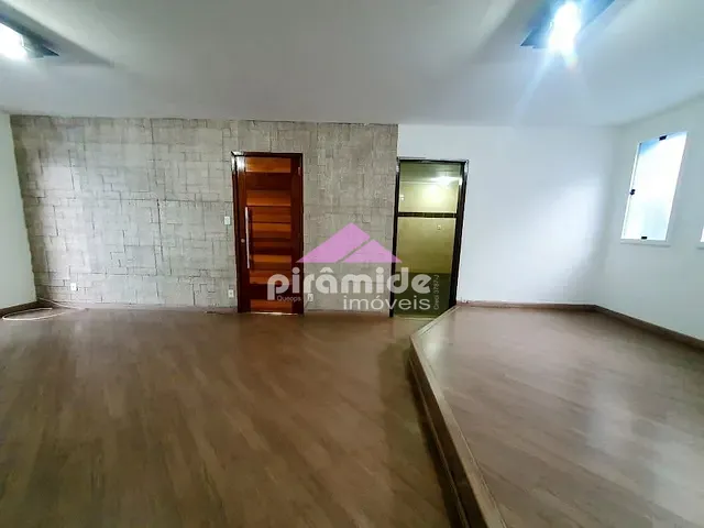Casa com 350m² 3 quartos e 2 banheiros, à venda, no bairro Jardim Satélite em São José dos Campos