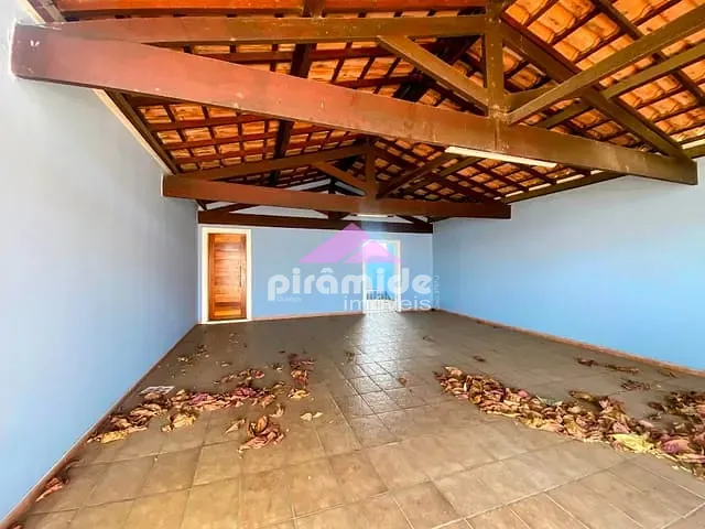 Casa com 350m² 3 quartos e 2 banheiros, à venda, no bairro Jardim Satélite em São José dos Campos