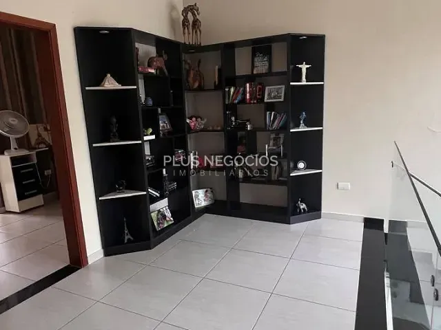 Casa com 300m² 3 quartos e 4 banheiros, à venda, no bairro Aparecidinha em Sorocaba
