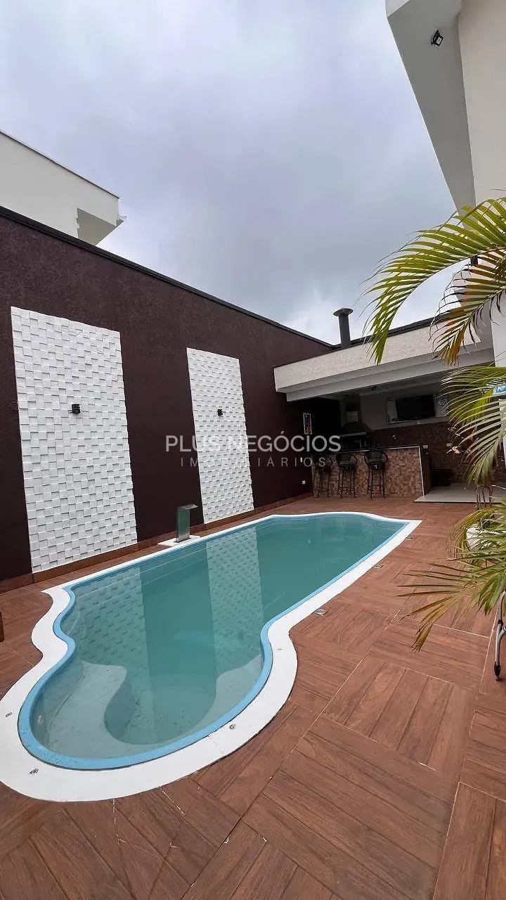 Casa, 3 quartos, 268 m² - Foto 1