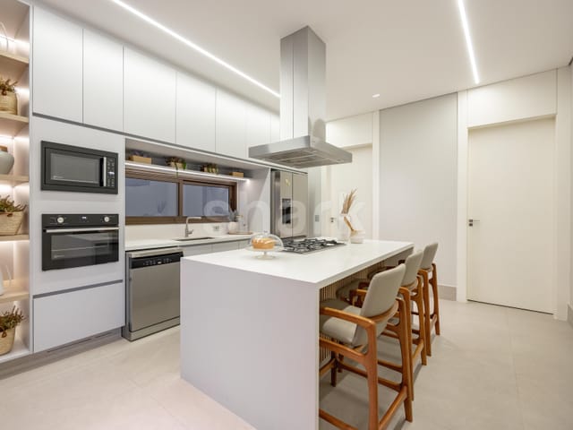 Casa com 568m² 4 quartos e 5 banheiros, à venda, no bairro Tamboré em Barueri