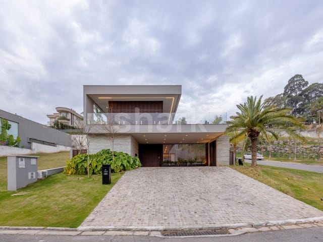 Casa com 568m² 4 quartos e 5 banheiros, à venda, no bairro Tamboré em Barueri