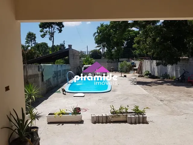 Casa com 600m² 5 quartos e 3 banheiros, à venda, no bairro Jardim Limoeiro em São José dos Campos