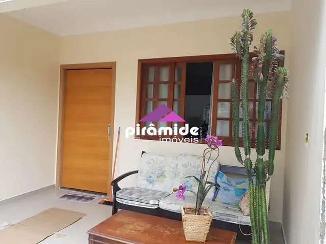 Casa com 600m² 5 quartos e 3 banheiros, à venda, no bairro Jardim Limoeiro em São José dos Campos