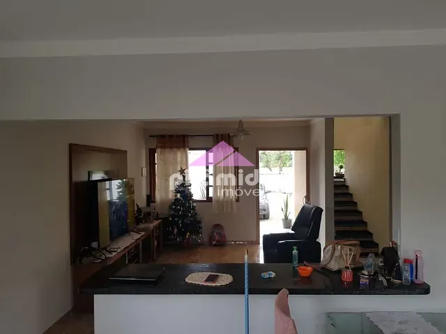 Casa com 600m² 5 quartos e 3 banheiros, à venda, no bairro Jardim Limoeiro em São José dos Campos