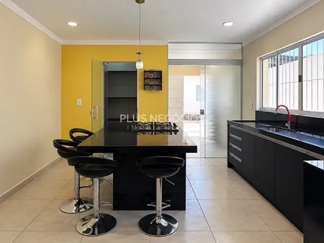 Casa com 264m² 2 quartos e 3 banheiros, à venda, no bairro Jardim São Paulo em Sorocaba