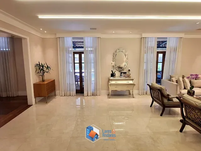 Casa com 860m² 3 quartos e 5 banheiros, à venda, no bairro Jardim Leonor em São Paulo