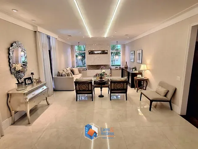 Casa com 860m² 3 quartos e 5 banheiros, à venda, no bairro Jardim Leonor em São Paulo
