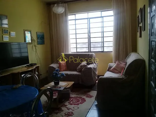Casa com 250m² 3 quartos e 2 banheiros, à venda, no bairro Quadra Coberta em Pindamonhangaba