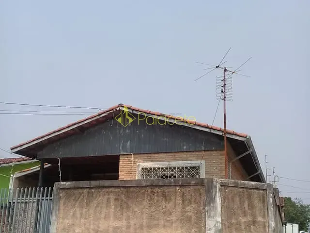 Casa com 250m² 3 quartos e 2 banheiros, à venda, no bairro Quadra Coberta em Pindamonhangaba