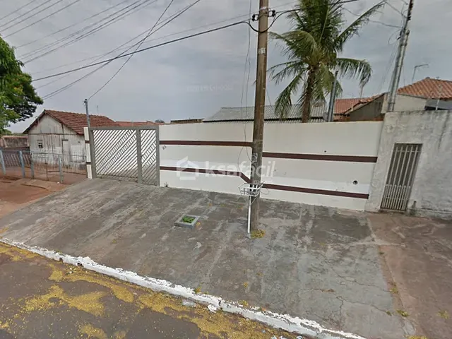 Casa com 360m² 3 quartos e 1 banheiro, à venda, no bairro Jardim Jóquei Club em Campo Grande