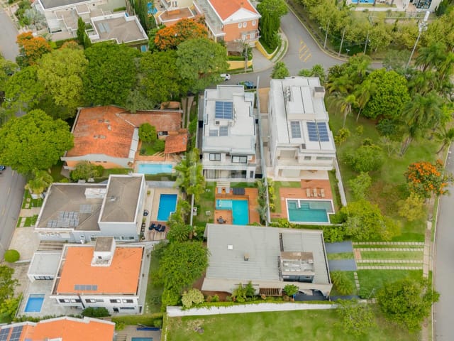 Casa com 744m² 4 quartos e 5 banheiros, à venda, no bairro Alphaville Residencial Um em Barueri